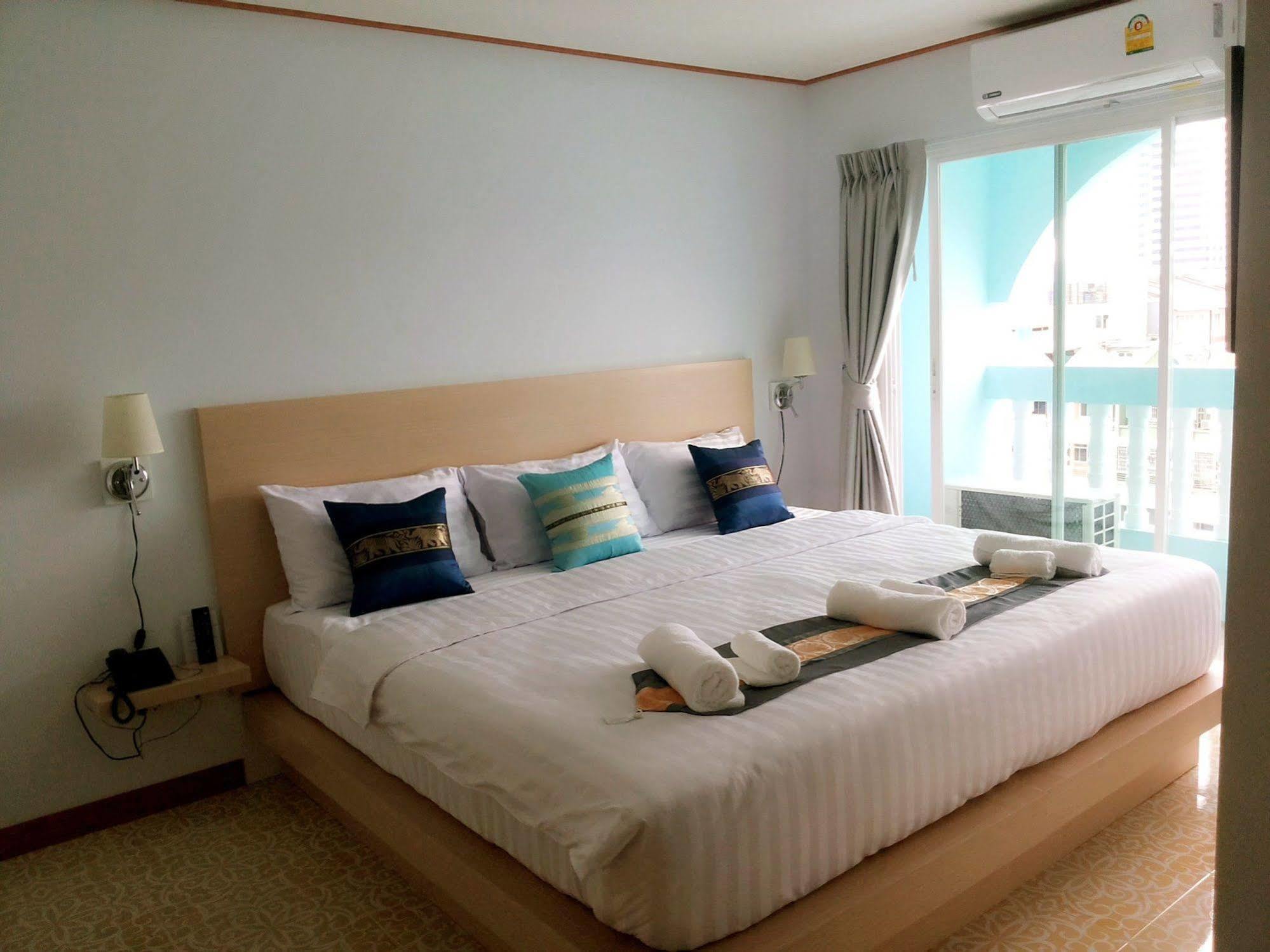 The Duck Hotel Phuket Екстериор снимка